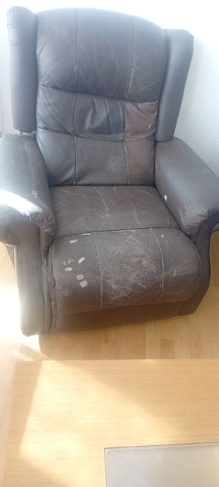 Se regala Sillón reclinable eléctrico marrón