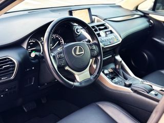 Lexus NX 2.5 300h EXECUTIVE 4WD con CUERO COMPLETO, CÁMARA TRASERA... 