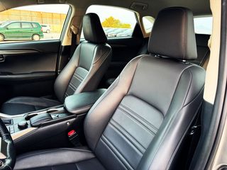 Lexus NX 2.5 300h EXECUTIVE 4WD con CUERO COMPLETO, CÁMARA TRASERA... 