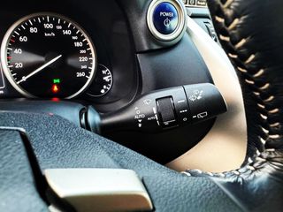 Lexus NX 2.5 300h EXECUTIVE 4WD con CUERO COMPLETO, CÁMARA TRASERA... 