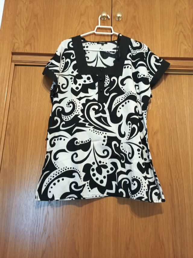 Camisa Elogy Estampada Blanco y Negro