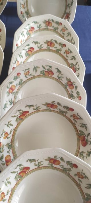 VAJILLA CHURCHILL "SEVILLA" COMPLETA.