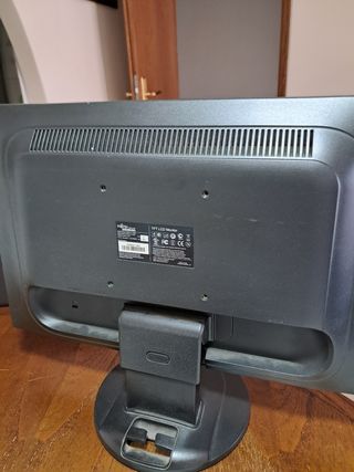 Pantalla Fujitsu Siemens Negra