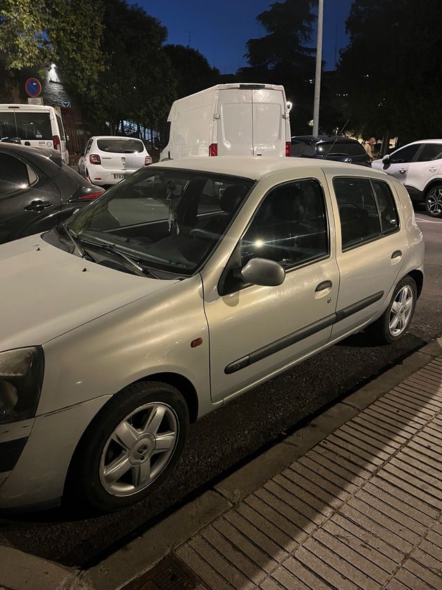 Renault Clio 2002
