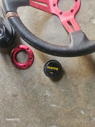 Volante Momo Desplazado Drift,incluye la piña