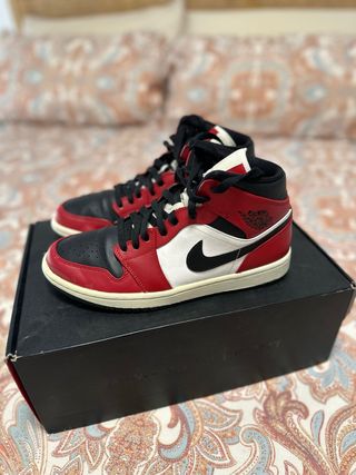 Jordan 1 Chicago Black Toe