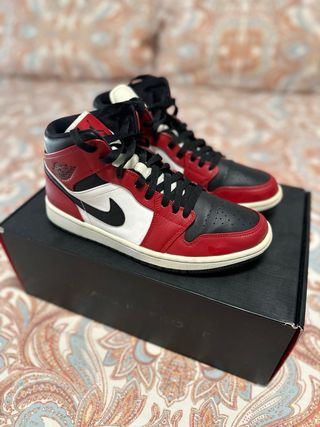 Jordan 1 Chicago Black Toe
