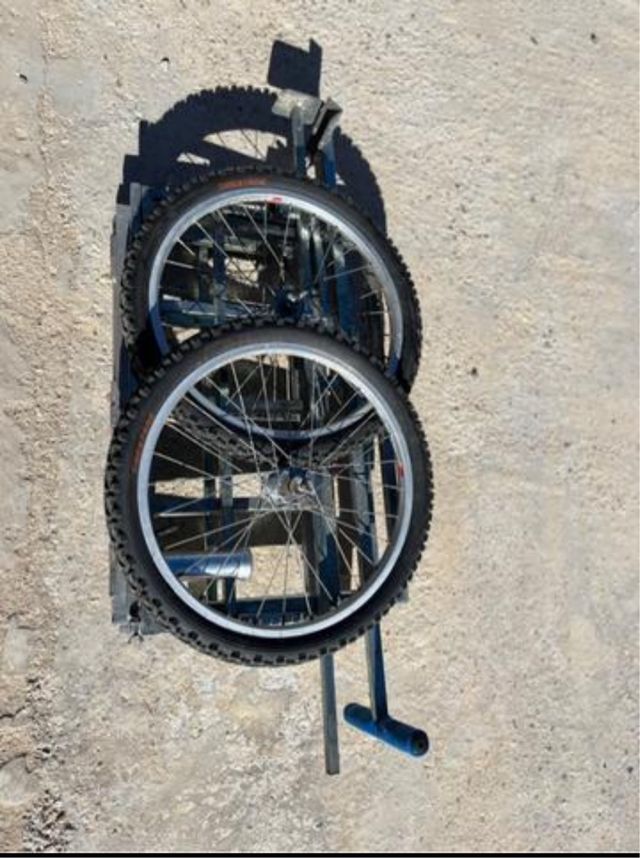 Carrello da pesca con 2 vassoi e 2 portaombrelli