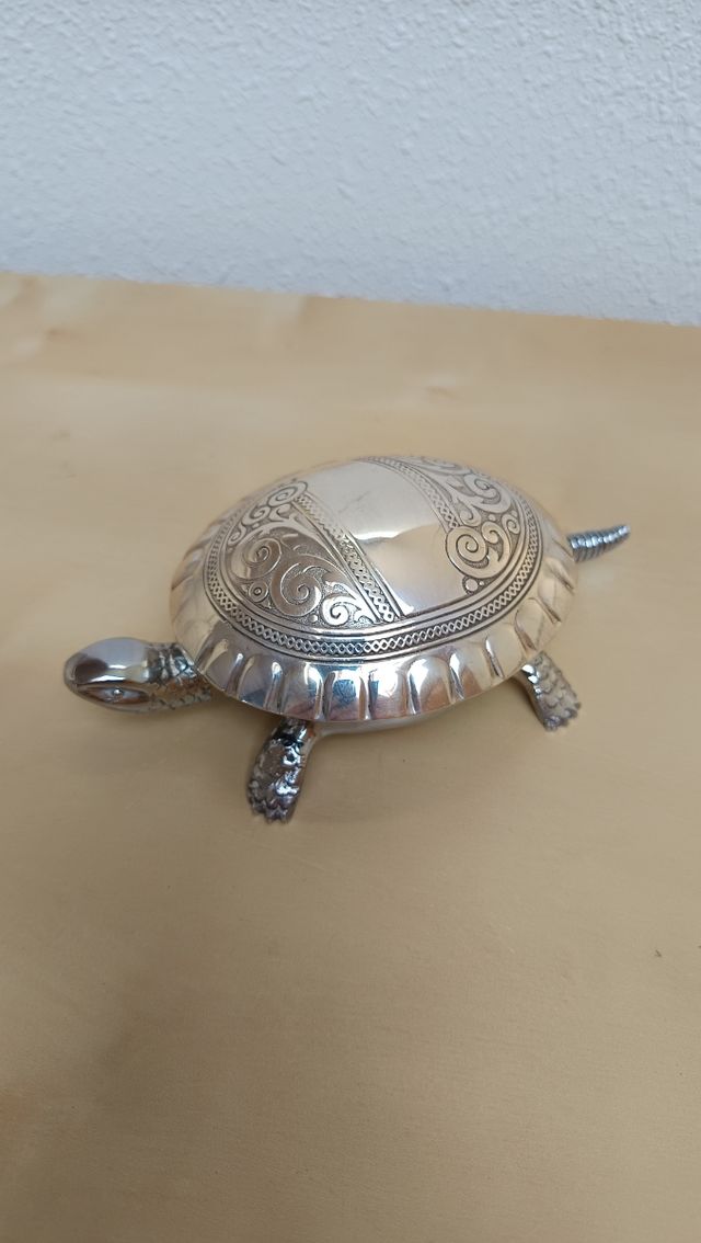 TIMBRE TORTUGA BOJ PLATEADO.