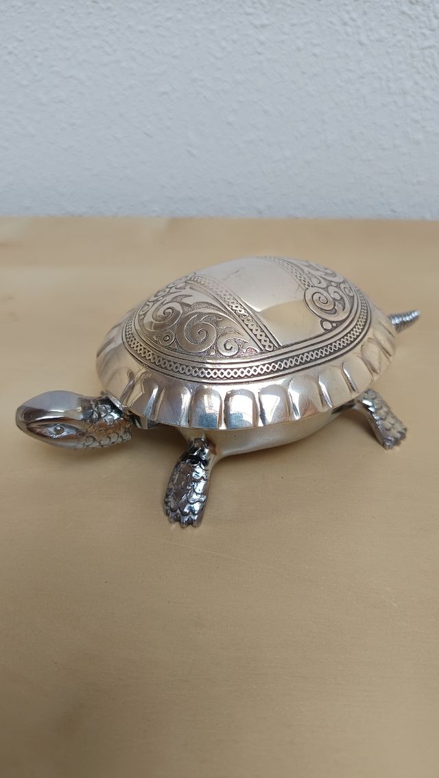 TIMBRE TORTUGA BOJ PLATEADO.