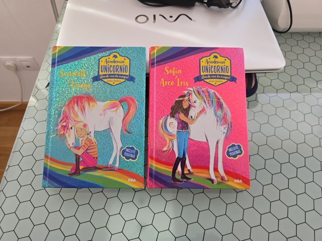 Scarlett y Fuego / Scarlett and Blaze (Academia...