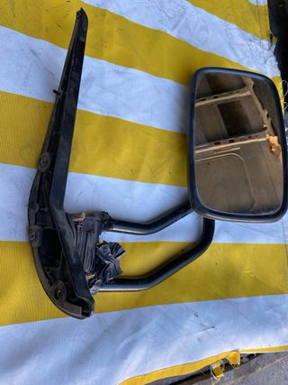 Espejo Retrovisor derecho Nissan Cabstar 2006-2012