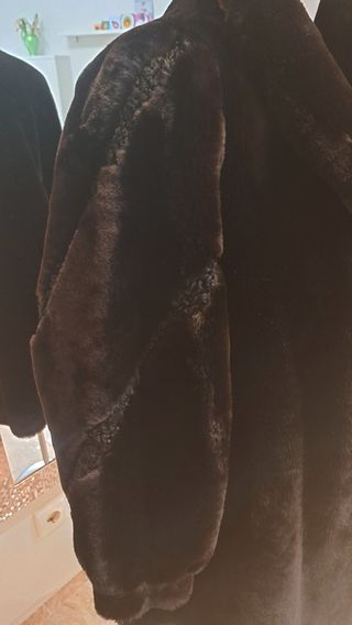 Abrigo de Muton Negro