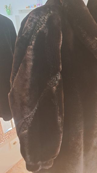 Abrigo de Muton Negro