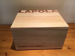 Caja de madera con tapa sobrepuesta