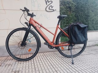 Bici Eléctrica Urbana ELOPS con mochilas Decathlon