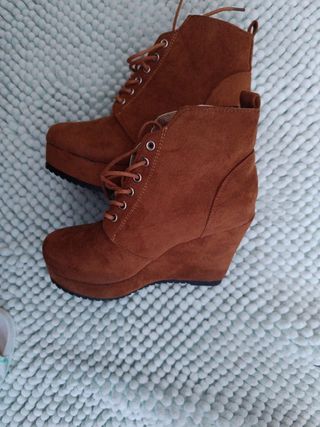Botas de caña altas con cordones