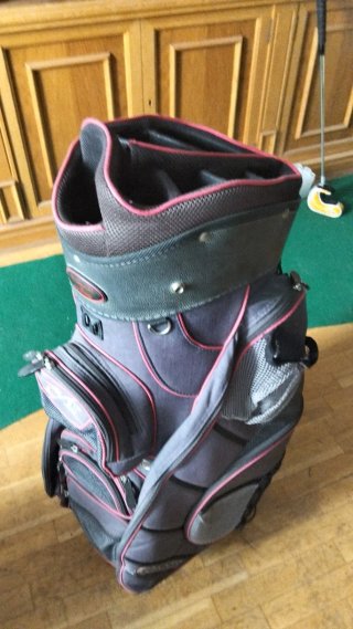 Bolsa para palos de golf muy amplia