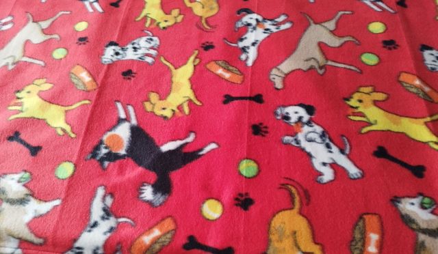 Manta para mascotas con perros y huesos 1 X80