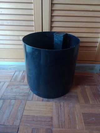 MACETA GRANDE CON AUTORRIEGO, MUY BUEN ESTADO, 