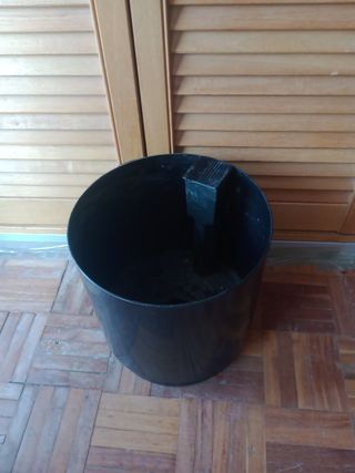 MACETA GRANDE CON AUTORRIEGO, MUY BUEN ESTADO, 