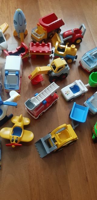 Lote de 15 vehículos de playmobil 123. NUEVOS