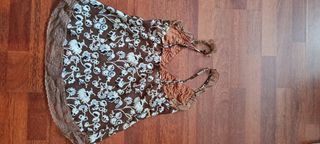 Top floral marrón con lentejuelas