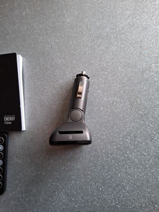 Reproductor musica con emisor de radio