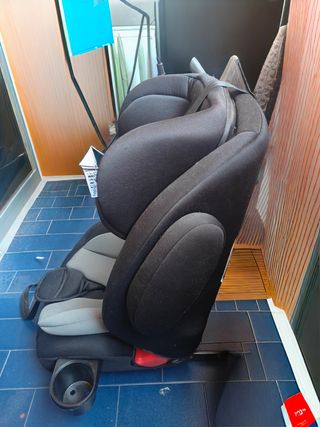 Silla coche niño con Isofix y soporte bebida 