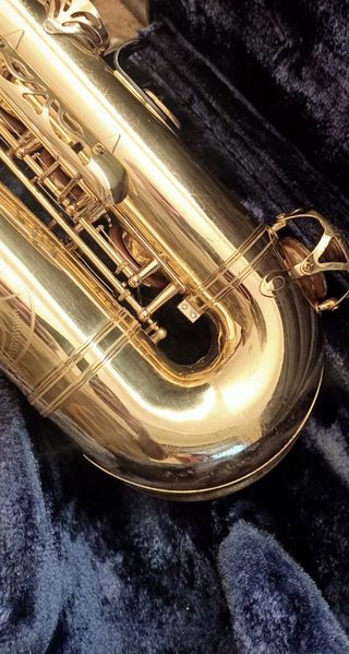 Logo púrpura YTS-62 YAMAHA saxo tenor.