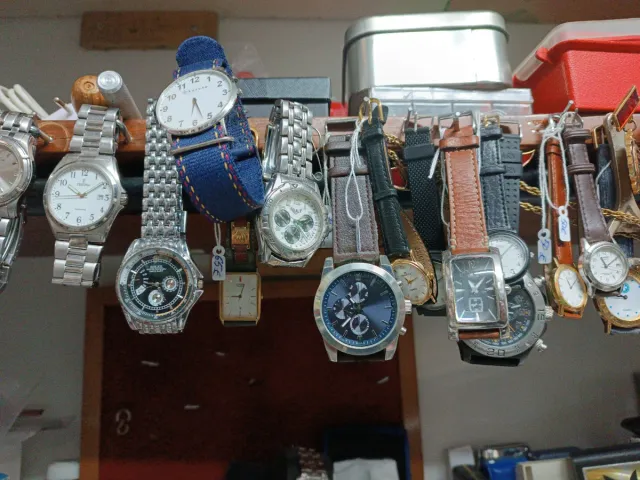 Orologi al quarzo funzionanti