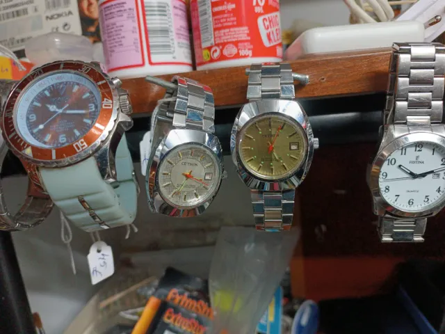 Orologi al quarzo funzionanti