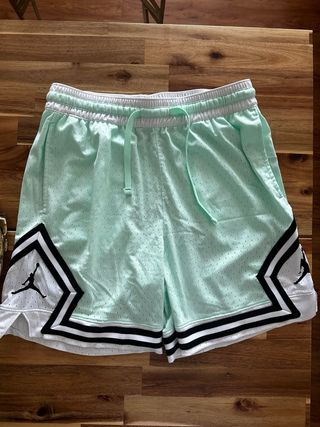 Pantalón Corto Jordan Verde y Blanco