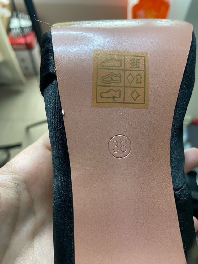 Tacones negros con lazo