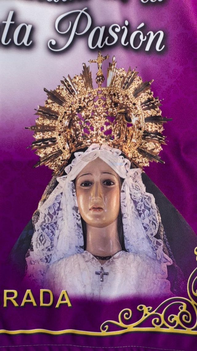 Colgadura o balconera Hermandad Santa Pasión morad