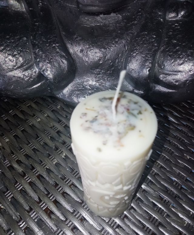 Vela decorada con hierbas Arrasa Todo