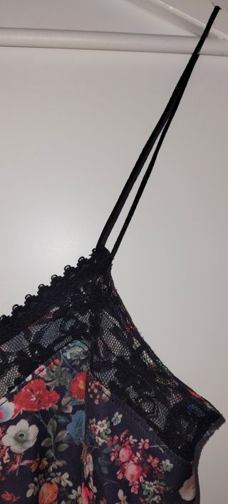 Top lencero Stradivarius floral S