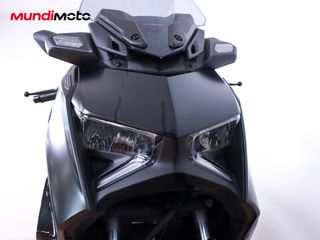 YAMAHA X-MAX 300 TECH MAX
