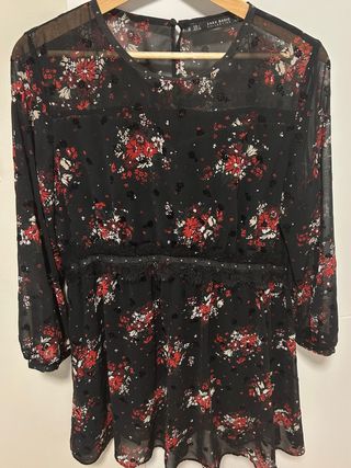 Vestido Zara floral negro talla L