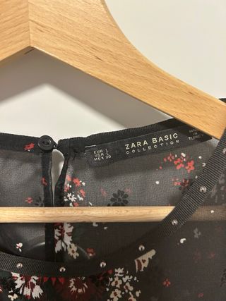 Vestido Zara floral negro talla L