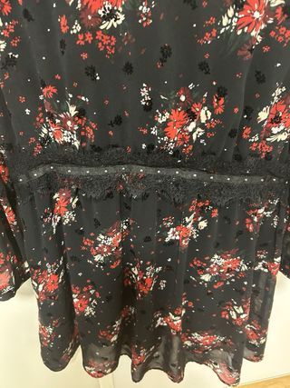 Vestido Zara floral negro talla L