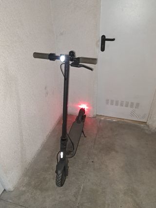 Patinete Eléctrico Xiaomi + Casco + Cargador