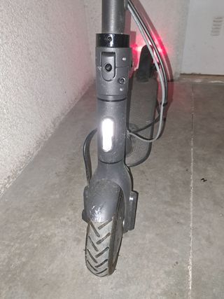 Patinete Eléctrico Xiaomi + Casco + Cargador