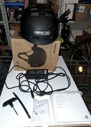 Patinete Eléctrico Xiaomi + Casco + Cargador