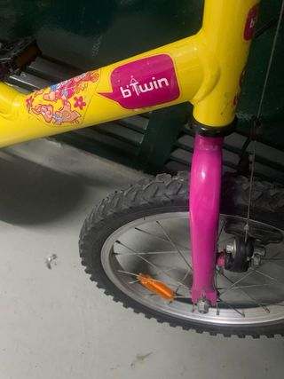 Bici infantil niña Btwin amarilla y rosa