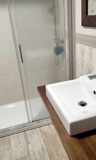 Habitación individual en alquiler con baño