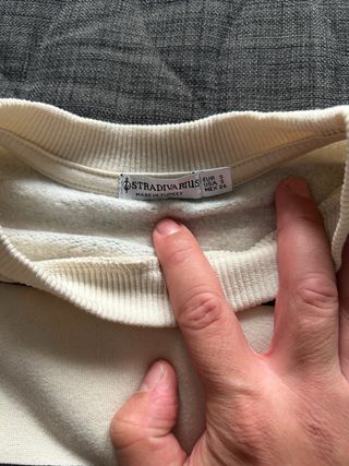 Sudadera Stradivarius rayas blancas y negras