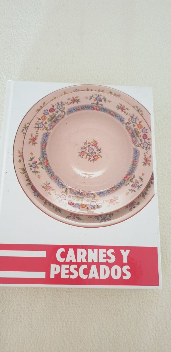 4 LIBROS SOBRE COCINA FAMILIAR INTERNACIONAL