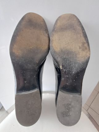 Scarpe Loafer Nere con Fibbia Oro