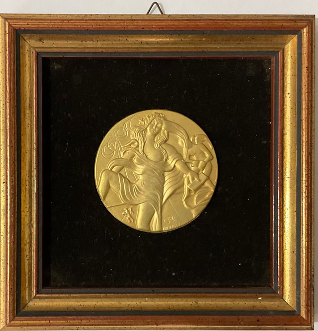 Salvador Dalí bassorilievo "La Poesia"